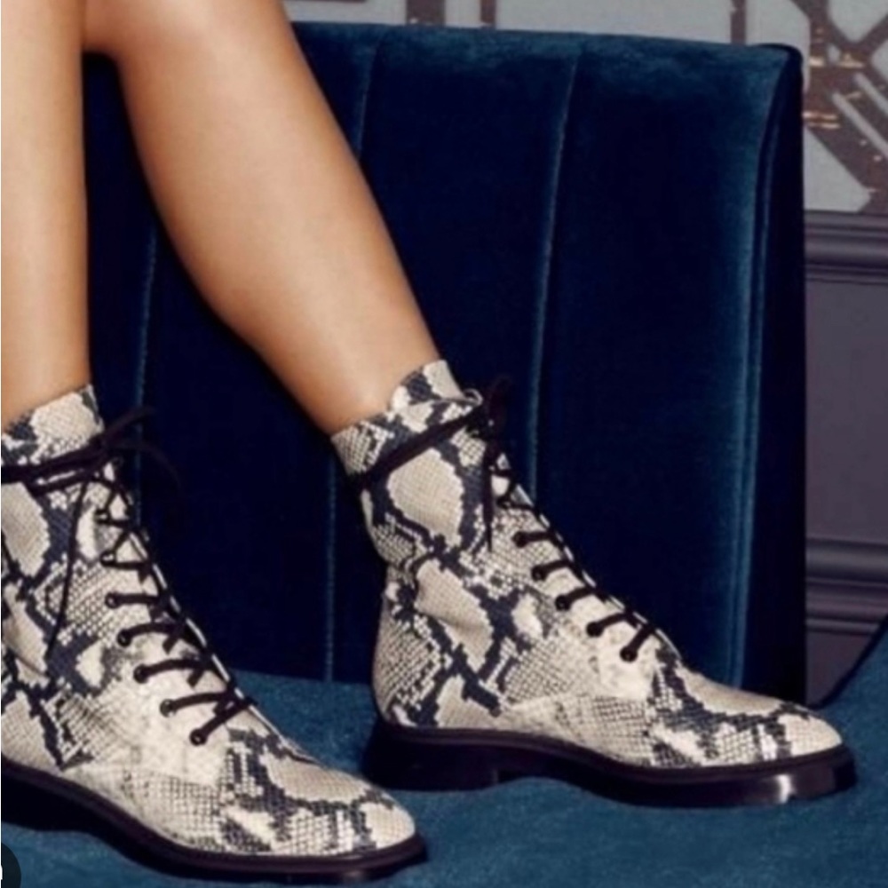 Stuart Weitzman McKenzee Snakeskin Combat Boots Sz 8.5